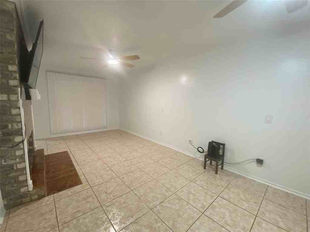 3420 Hidalgo Dr #301 - Photo 6 of 39