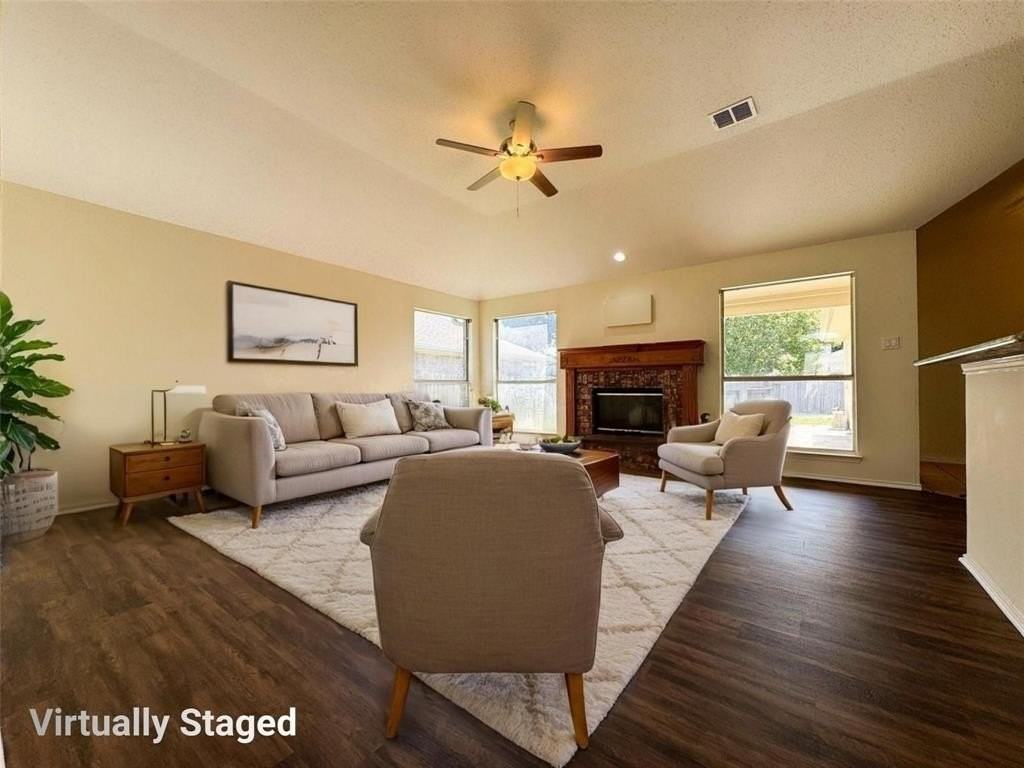 1020 Bonanza Dr - Photo 3 of 10