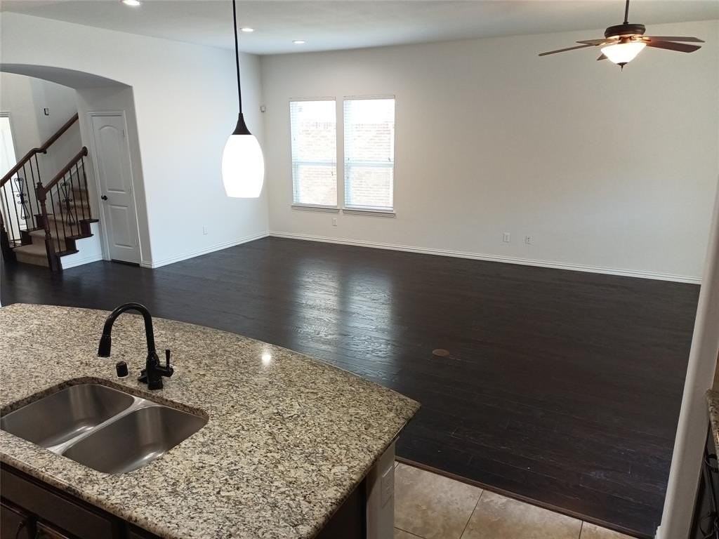 1704 Freedom Dr - Photo 2 of 32