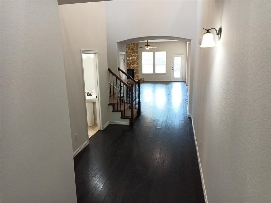 1704 Freedom Dr - Photo 7 of 32