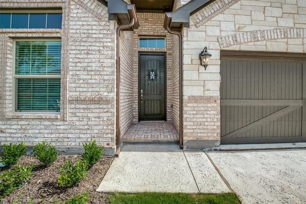 1037 Westwood Ln - Photo 2 of 25