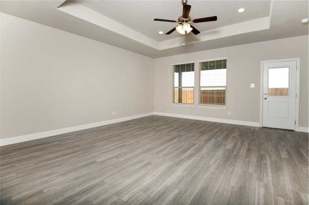 1037 Westwood Ln - Photo 6 of 25