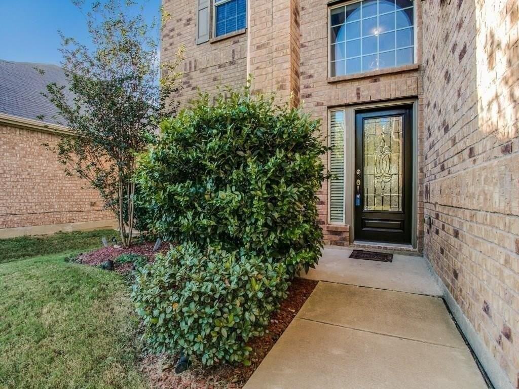 512 Anchor Way - Photo 2 of 17