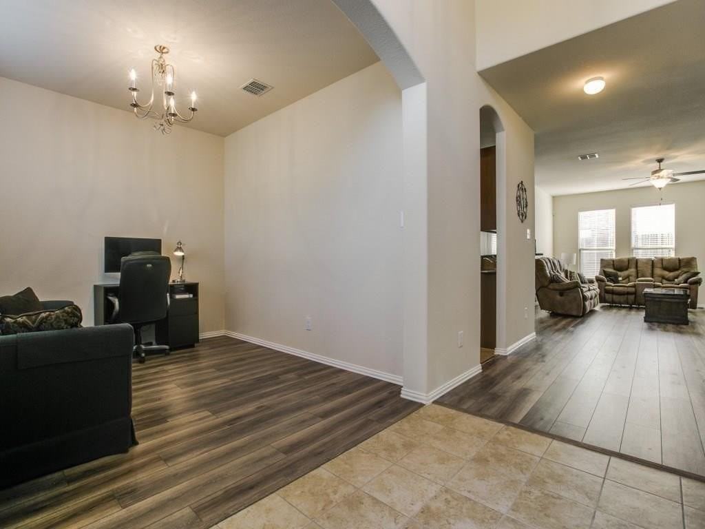 512 Anchor Way - Photo 3 of 17