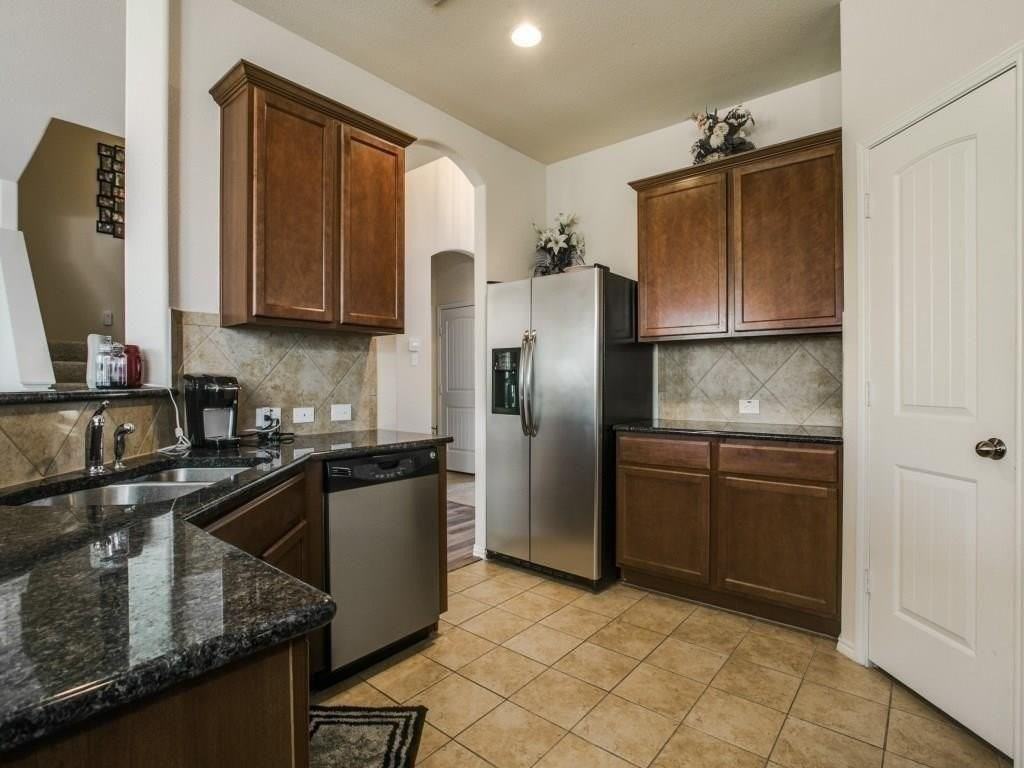 512 Anchor Way - Photo 7 of 17