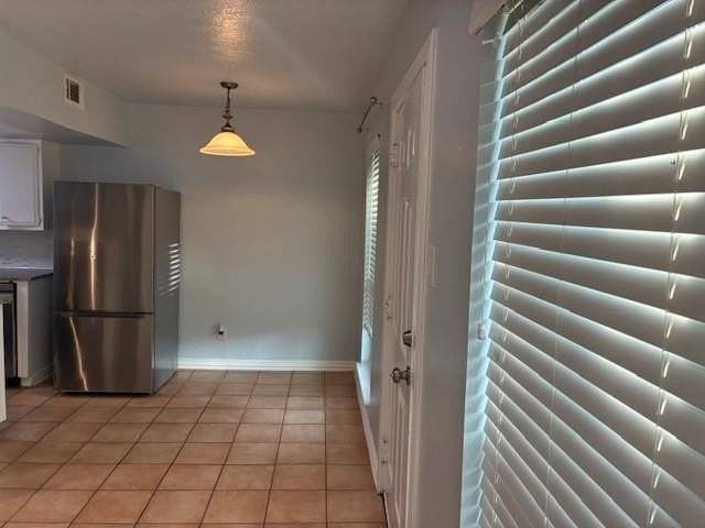 425 S Oak St #101 - Photo 2 of 23