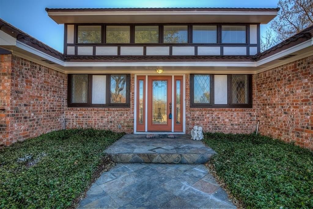 225 Sovereign Ct - Photo 2 of 25