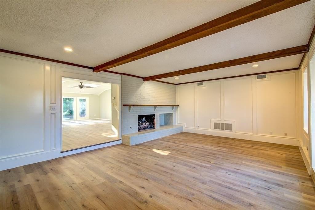 225 Sovereign Ct - Photo 4 of 25