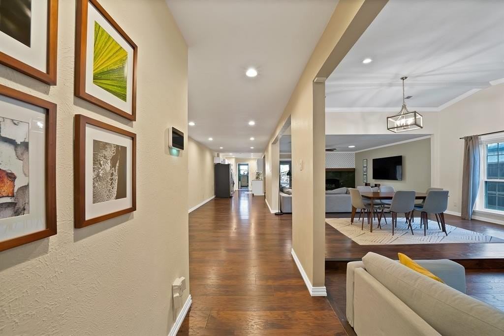 8525 Grumman Dr - Photo 2 of 39