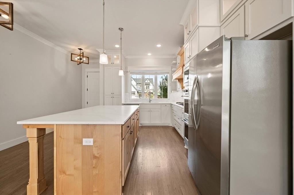 449 Jones St - Photo 4 of 30