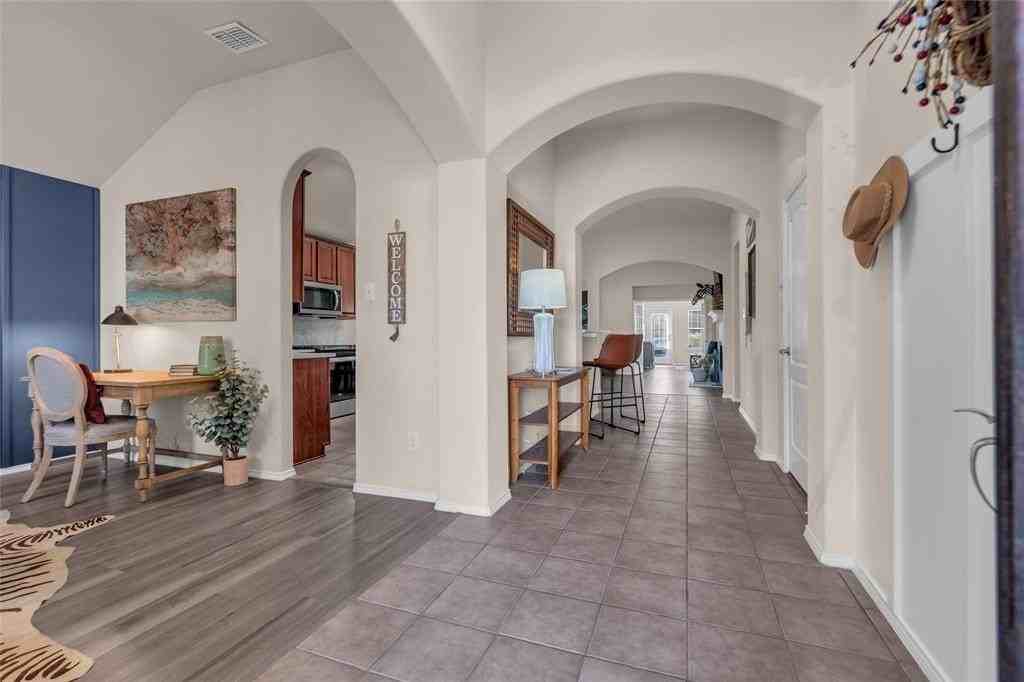 308 Cadbury Dr - Photo 4 of 27