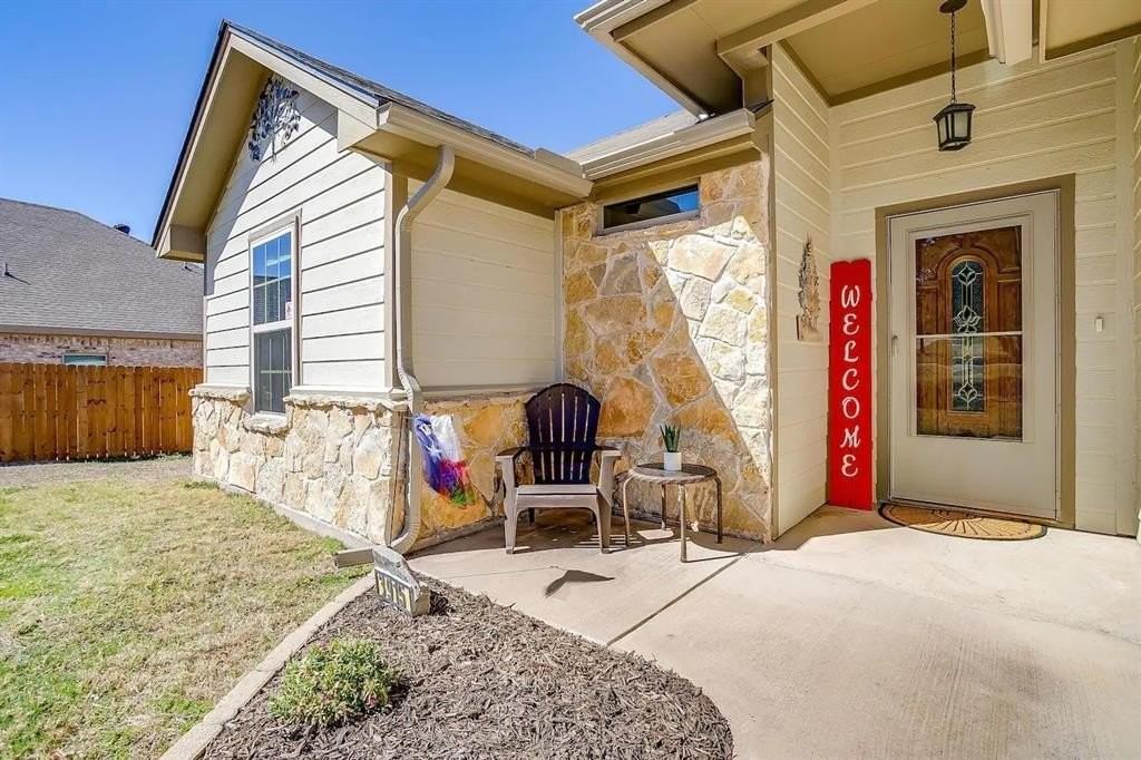 3915 Laramie Trl - Photo 2 of 29