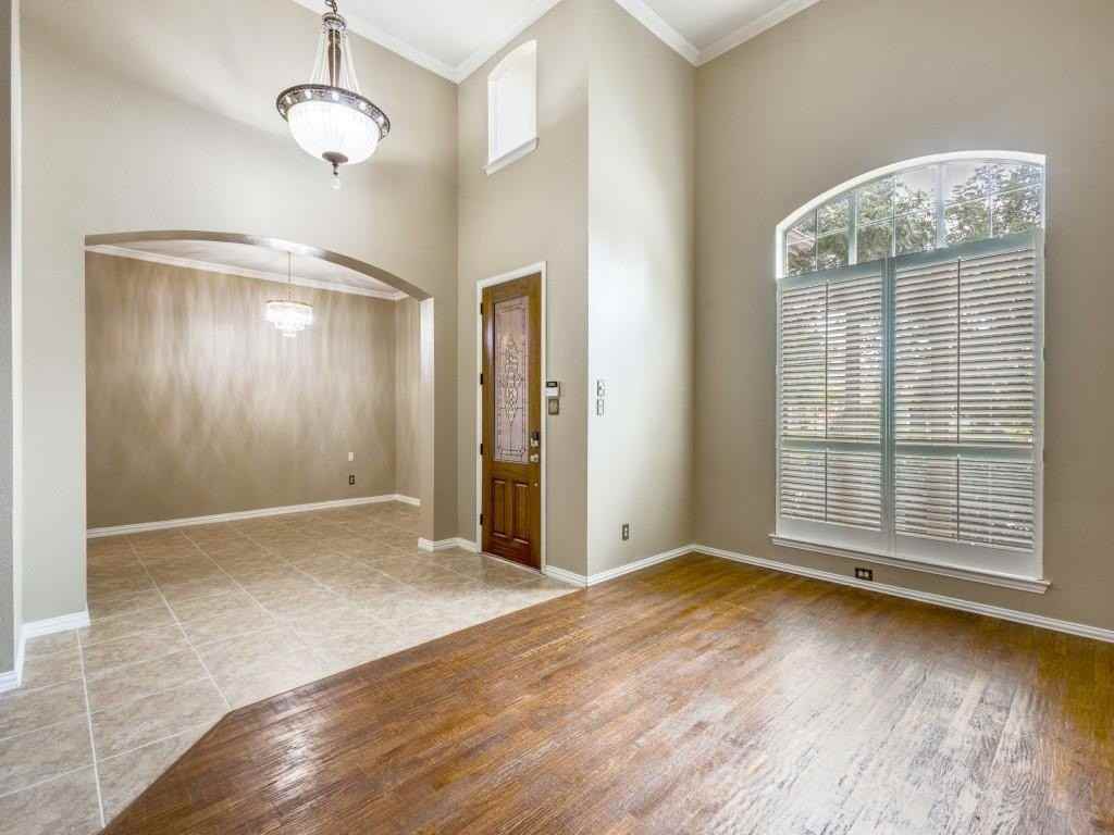 2817 Pioneer Dr - Photo 5 of 25