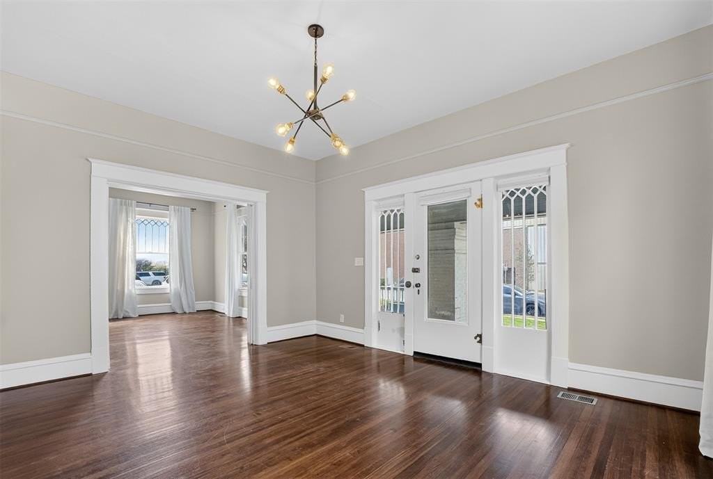 1630 Mistletoe Blvd #A - Photo 5 of 34