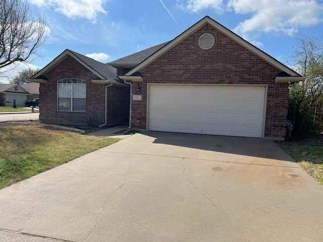 201 Willow St - Photo 2 of 13