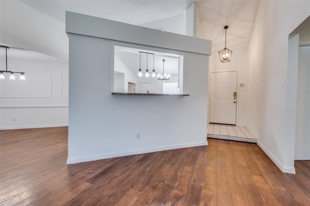 1940 Helen Ln - Photo 3 of 25