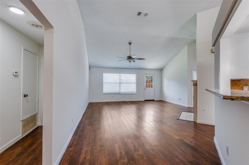 1940 Helen Ln - Photo 5 of 25