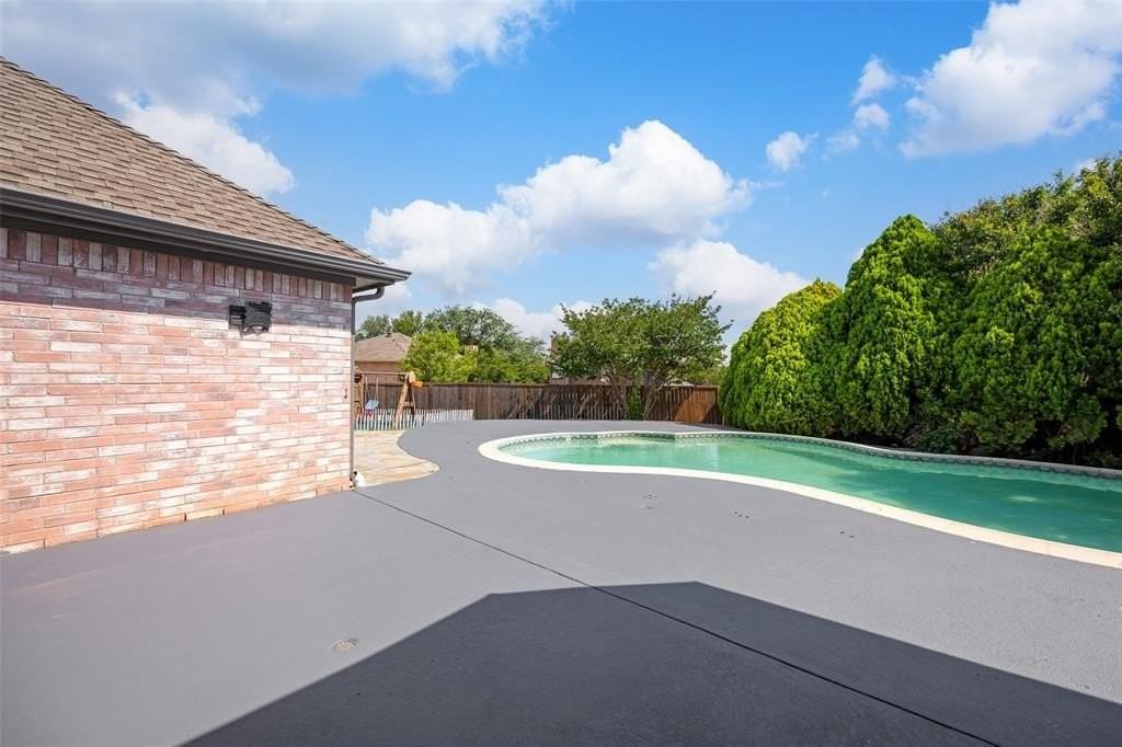 7317 Gemini Dr - Photo 6 of 33