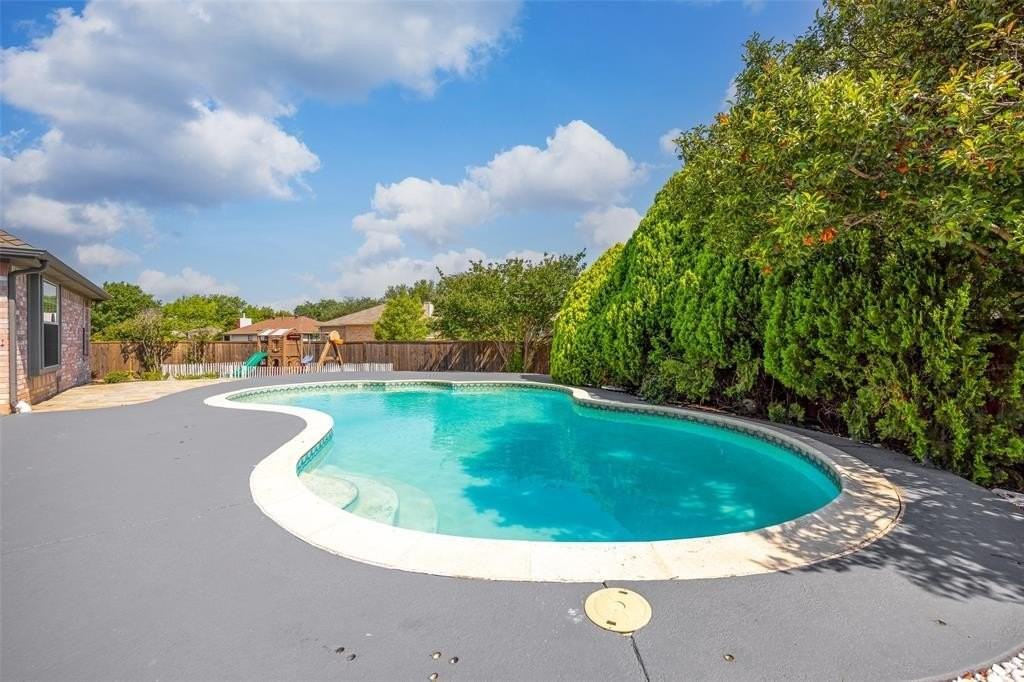 7317 Gemini Dr - Photo 7 of 33