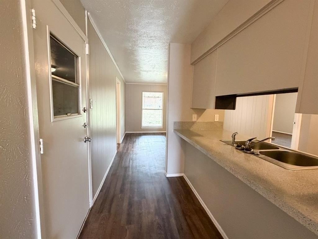 304 Clary Dr - Photo 6 of 22