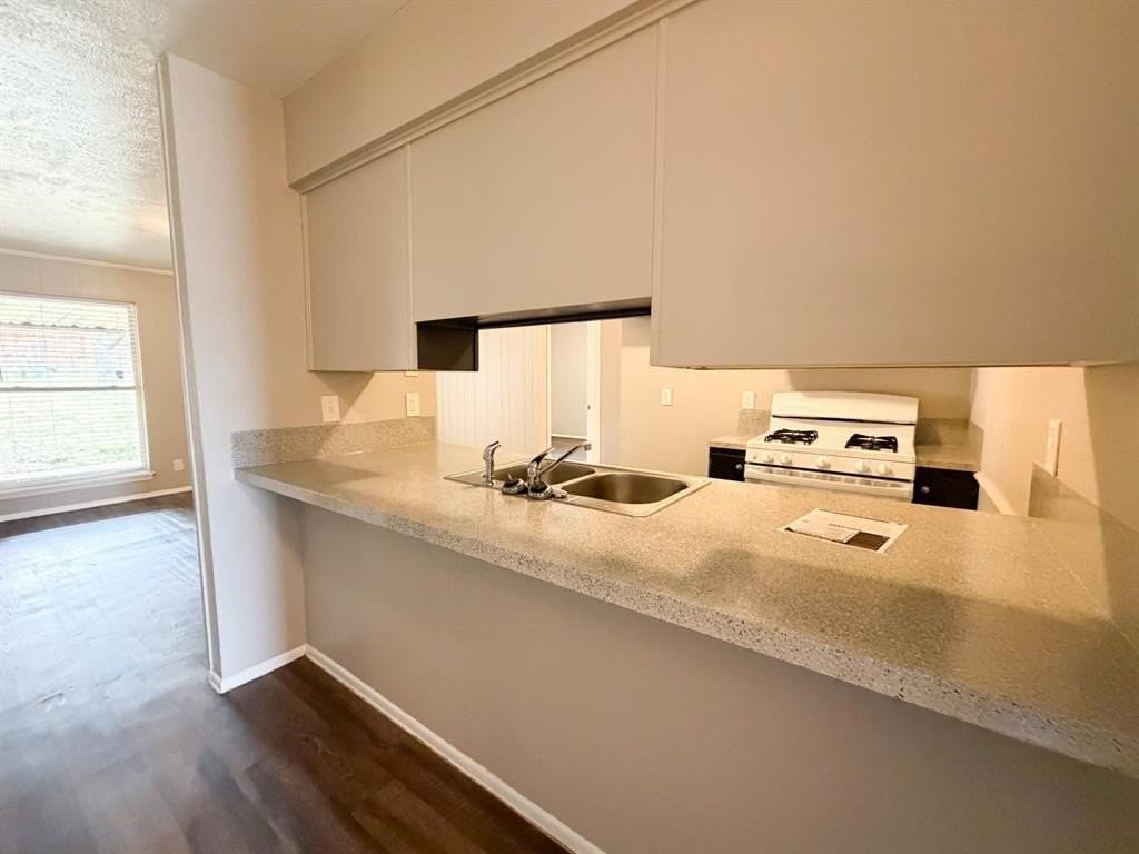 304 Clary Dr - Photo 7 of 22