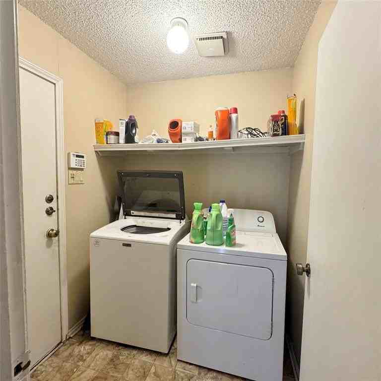 1122 Pyramid Dr - Photo 5 of 7