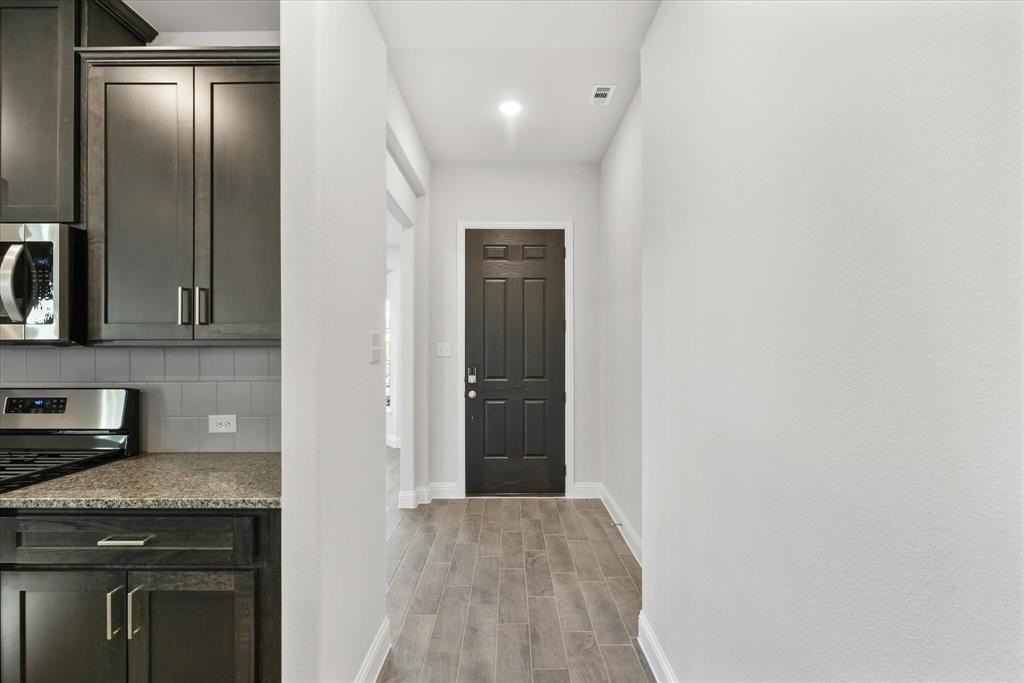 209 Portina Dr - Photo 5 of 28