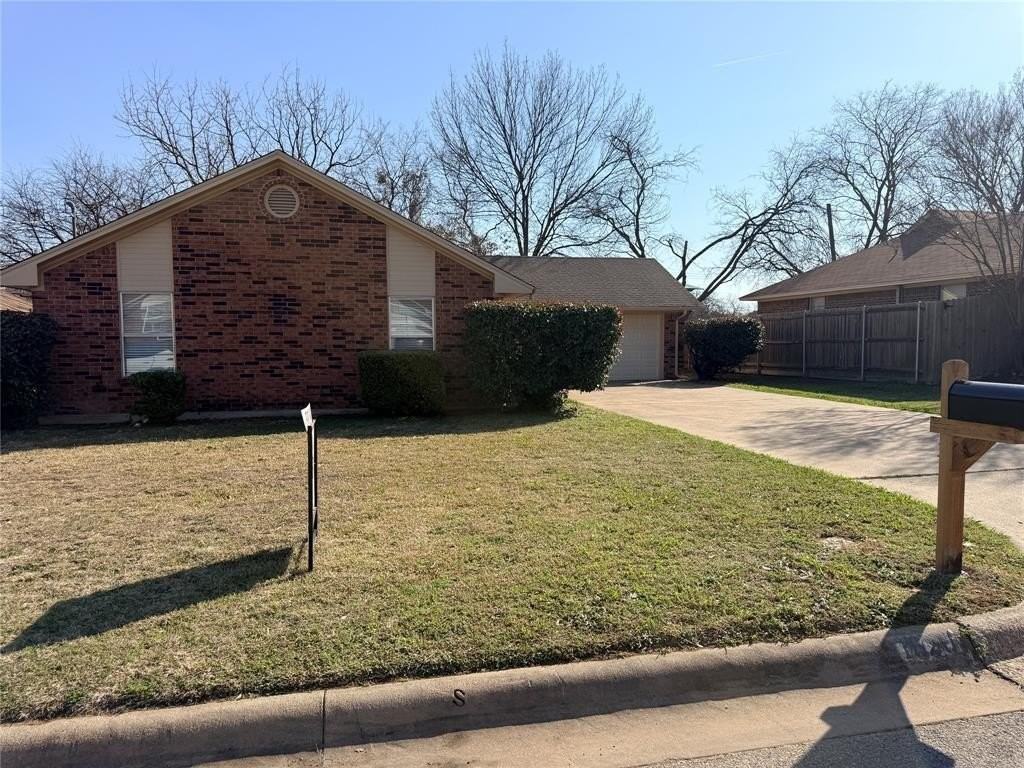 1620 May St - Photo 2 of 13