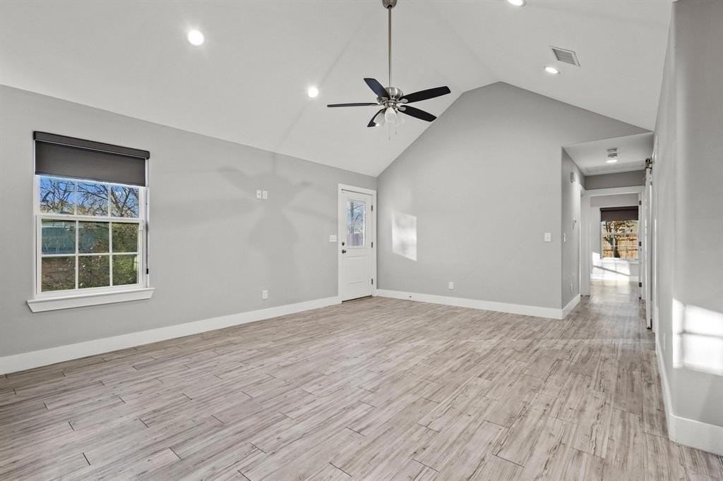 1319 W Gandy St - Photo 7 of 29