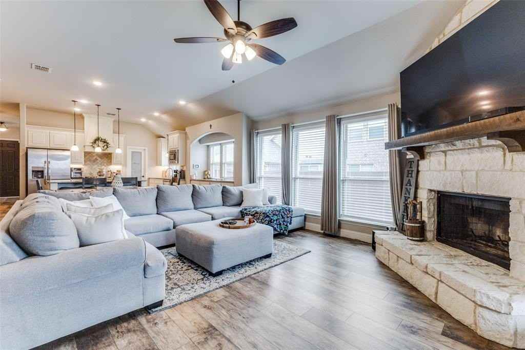 3805 Orleans Way - Photo 7 of 26