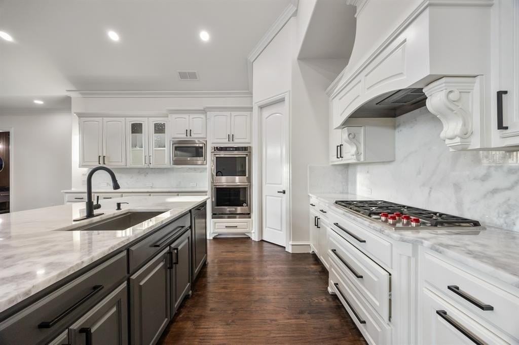 1801 Fostermill Dr - Photo 6 of 36