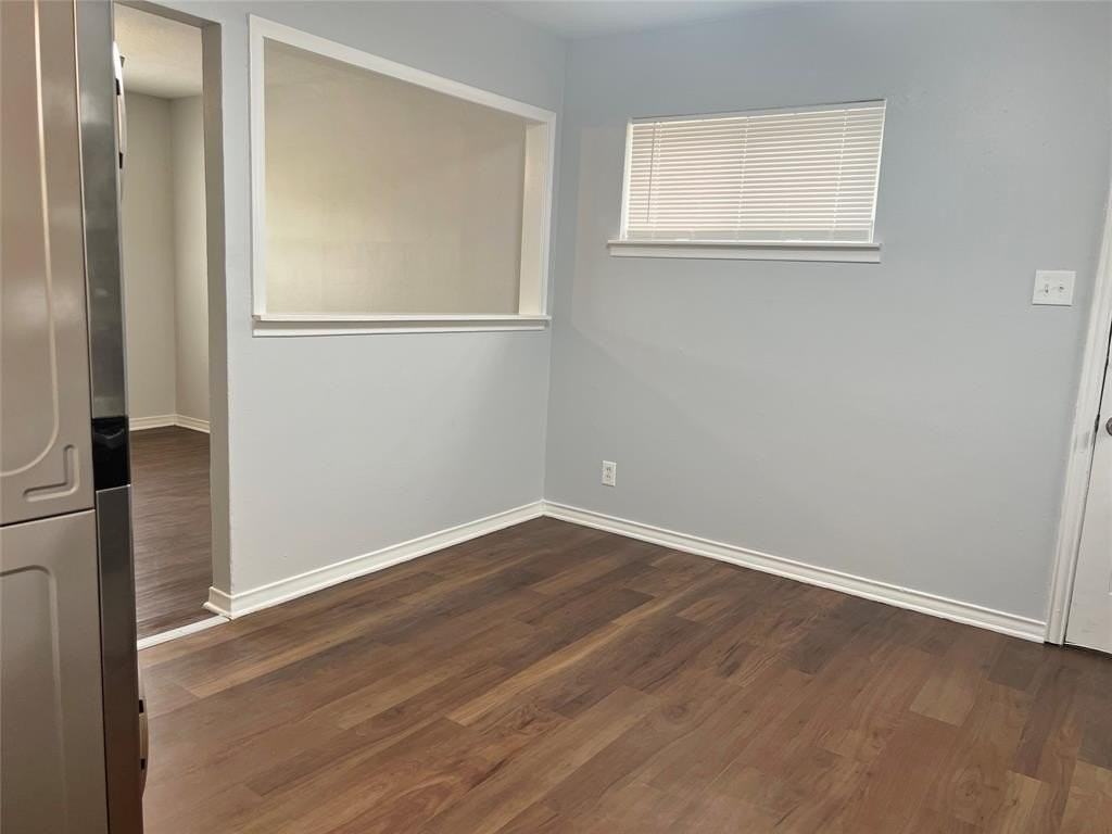 403 Perry Ave - Photo 4 of 16