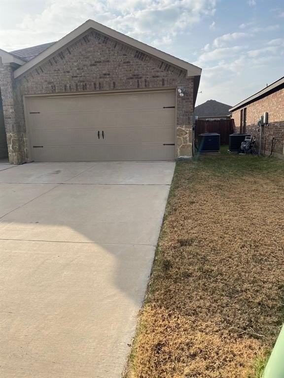 968 Glover Dr - Photo 2 of 16