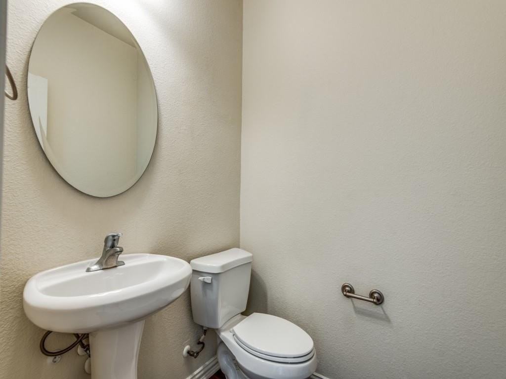 8735 Manhattan Ave - Photo 5 of 12