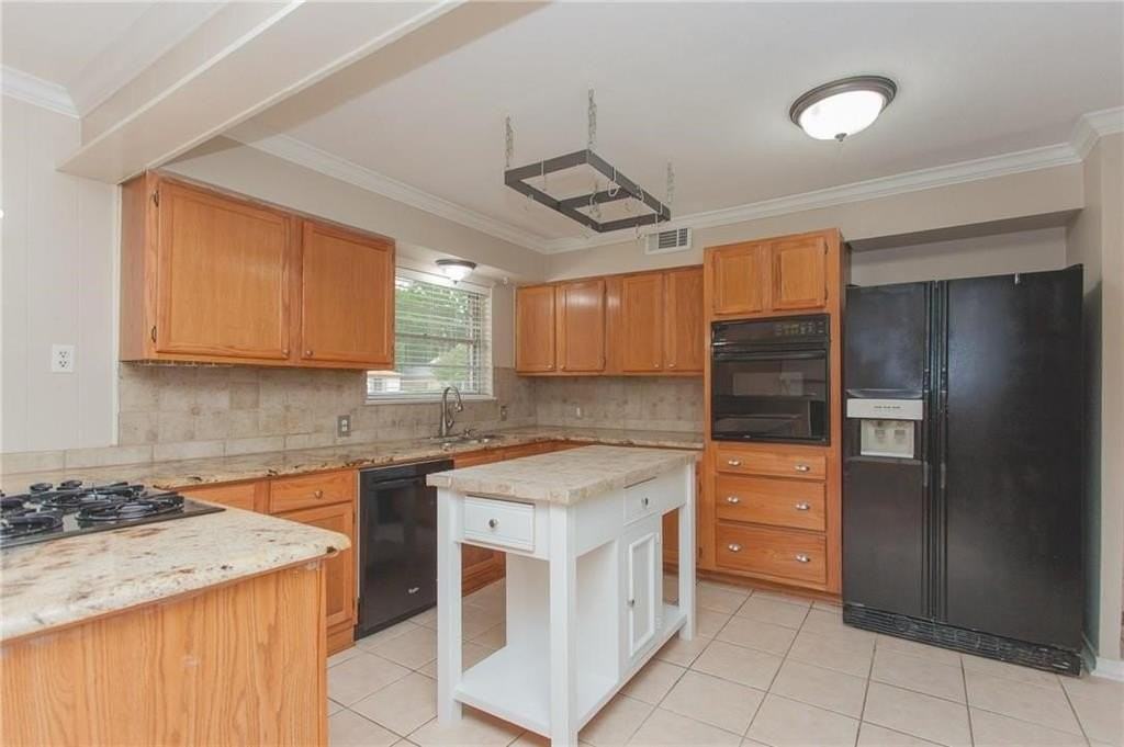 10302 Linkwood Dr - Photo 3 of 15