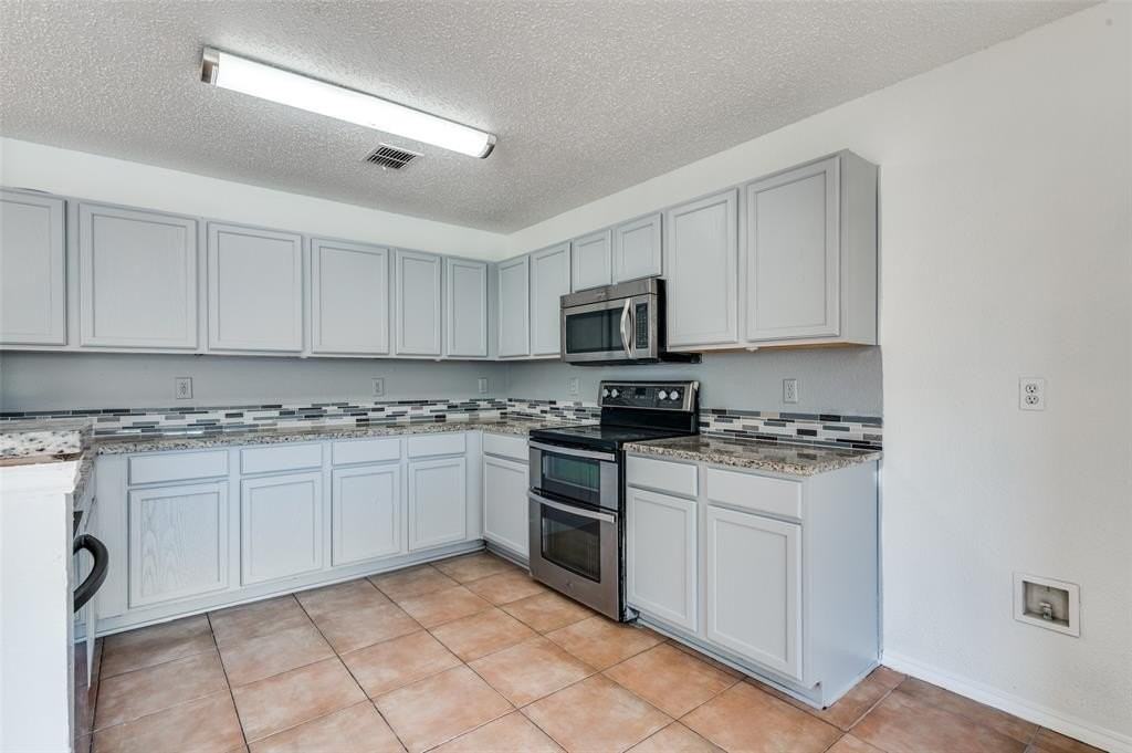 10141 Chapel Rock Dr - Photo 2 of 25