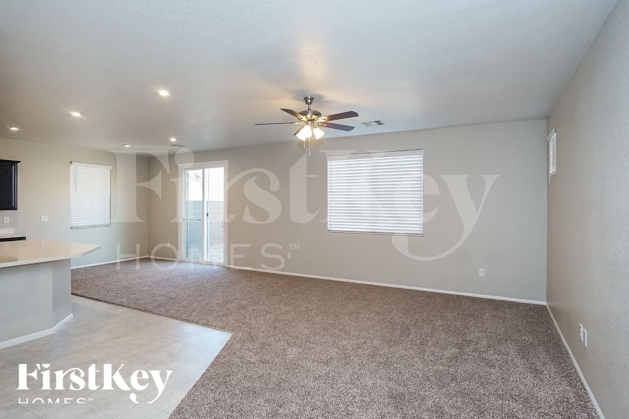 4515 Cradle Cliff St - Photo 2 of 18