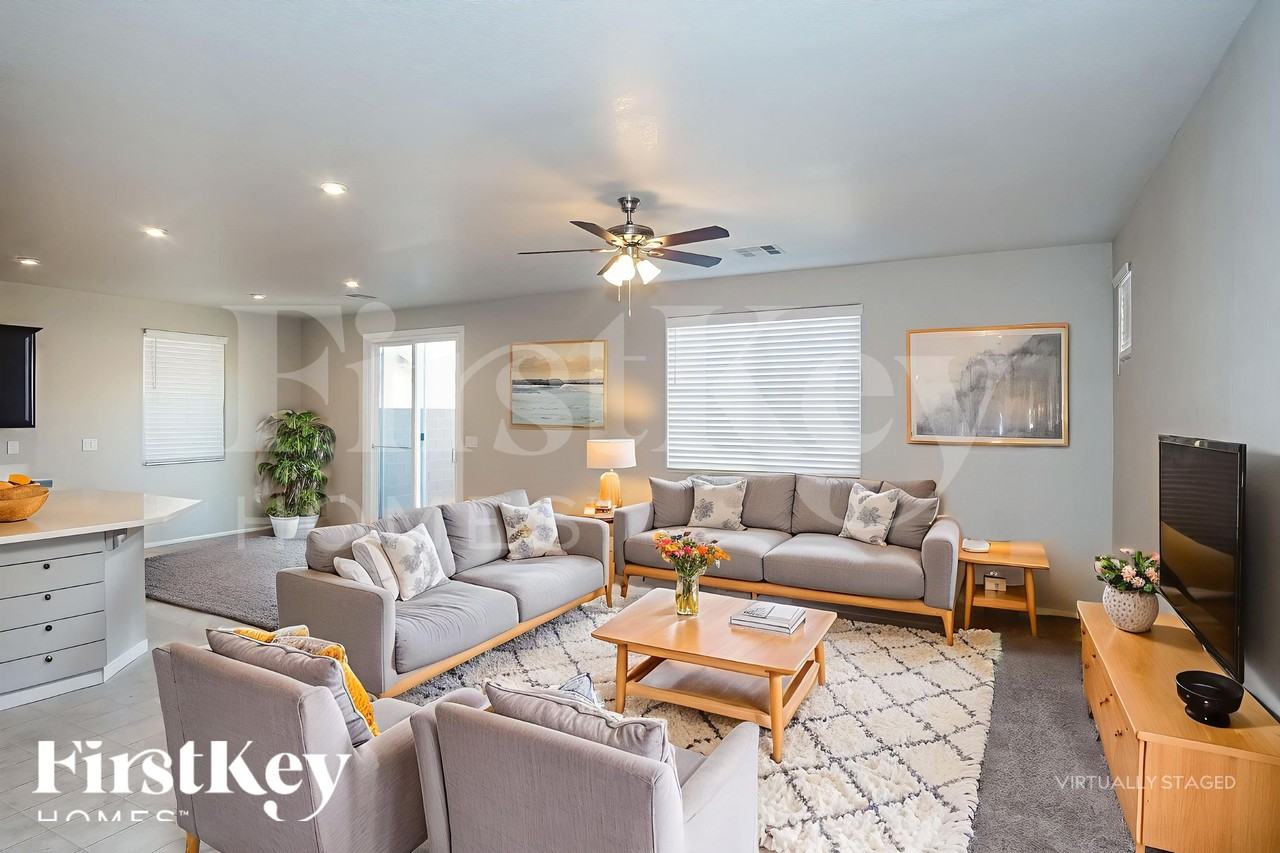 4515 Cradle Cliff St - Photo 3 of 18