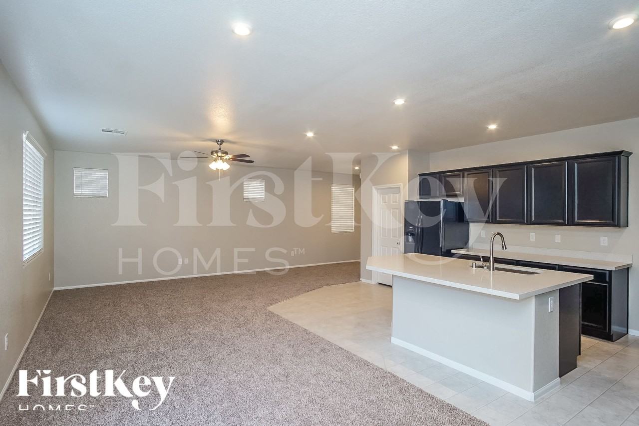 4515 Cradle Cliff St - Photo 5 of 18