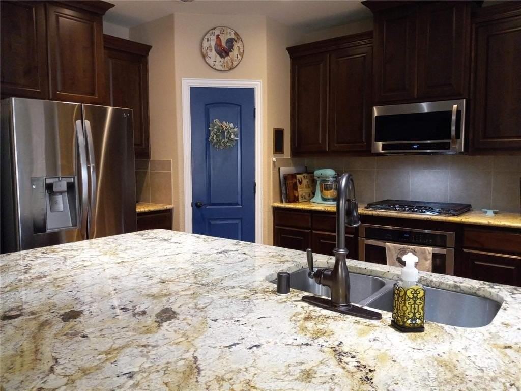 1516 Westview Ln - Photo 2 of 35