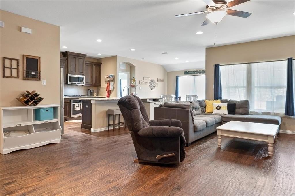 1516 Westview Ln - Photo 7 of 35