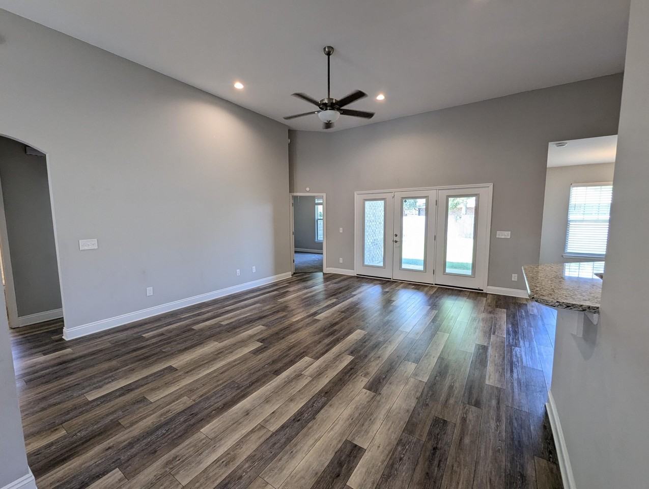 3135 Hickory St - Photo 5 of 32