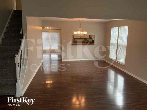 7756 Castle Ridge Ct - Photo 7 of 21