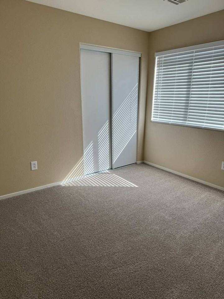 2228 Cambridge Elms St - Photo 4 of 18