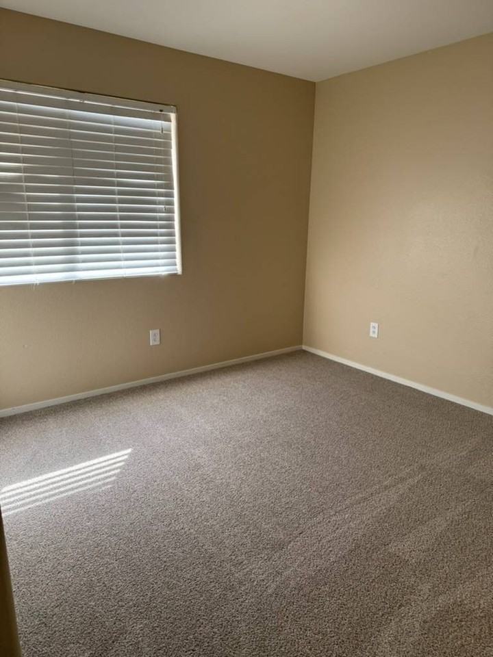 2228 Cambridge Elms St - Photo 5 of 18