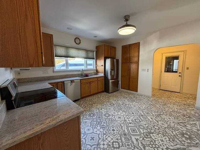 527 Alexander St - Photo 3 of 15