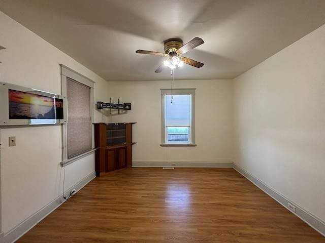 527 Alexander St - Photo 7 of 15