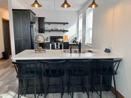 featured image of 902 9th St