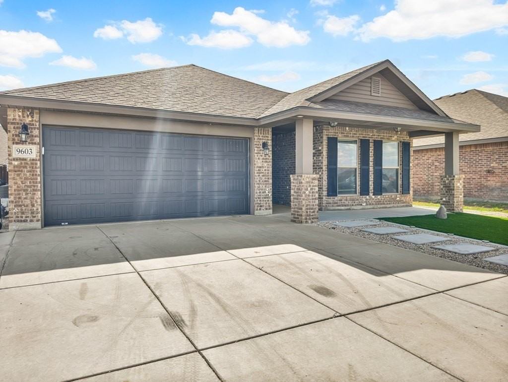 9603 Mojave Ave - Photo 3 of 32