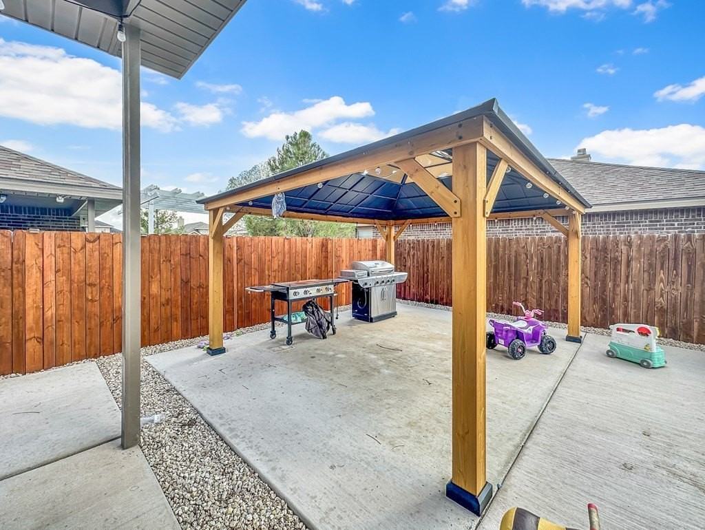 9603 Mojave Ave - Photo 6 of 32